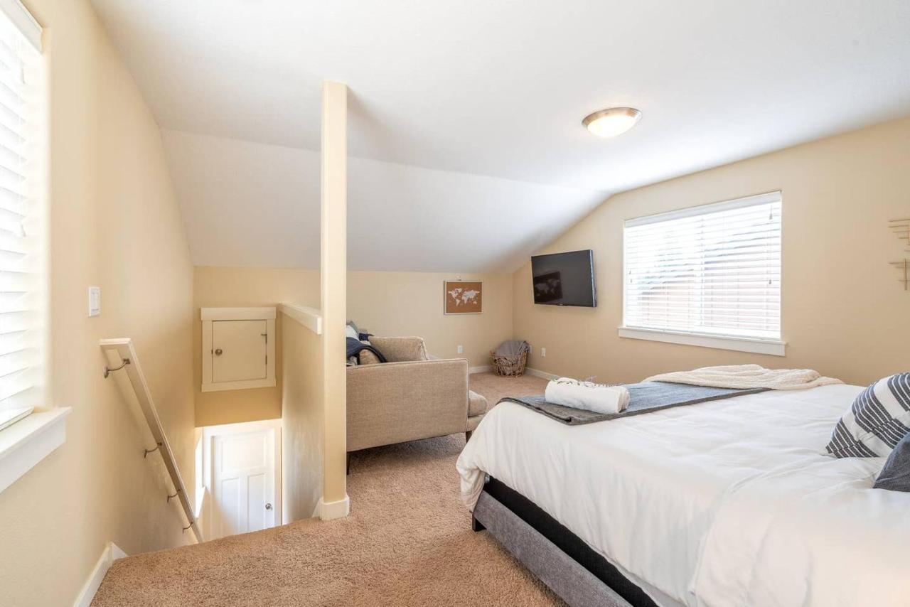 Modern Home, Four Bedrooms, King Beds Tigard Exterior photo