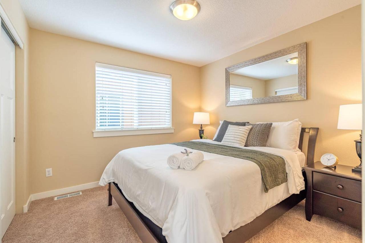 Modern Home, Four Bedrooms, King Beds Tigard Exterior photo