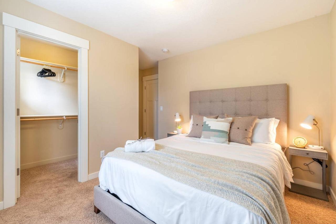 Modern Home, Four Bedrooms, King Beds Tigard Exterior photo
