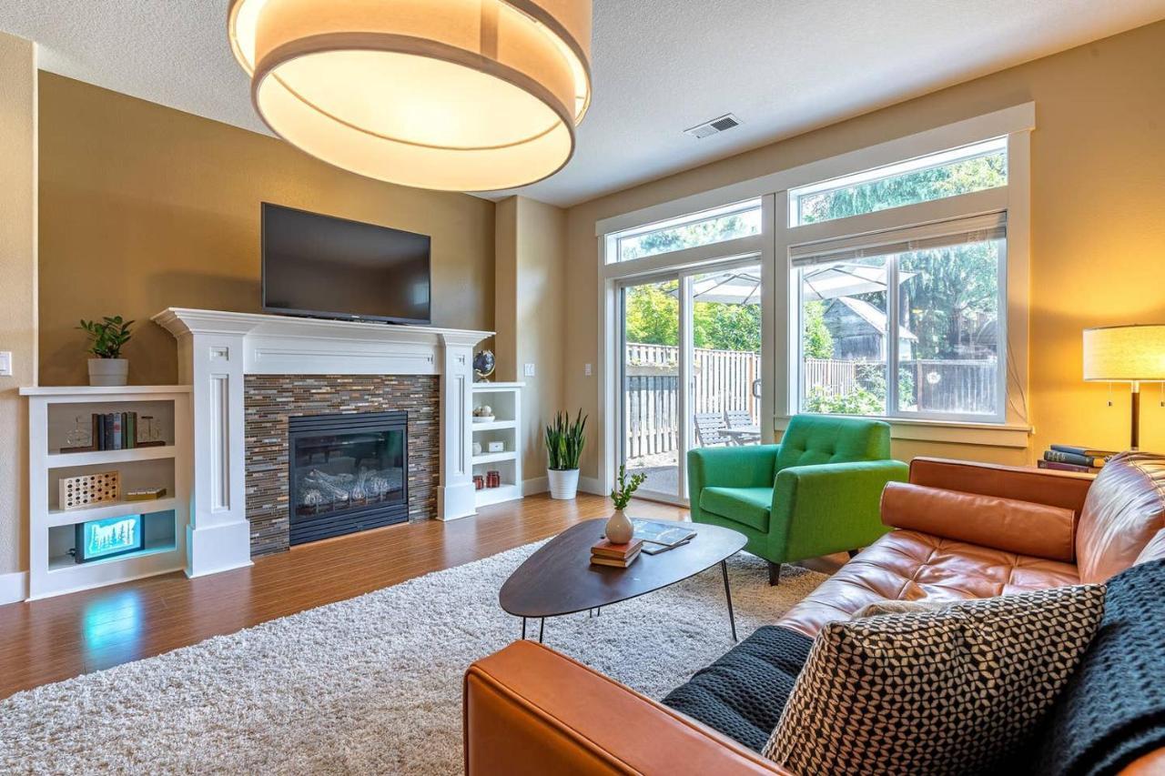 Modern Home, Four Bedrooms, King Beds Tigard Exterior photo